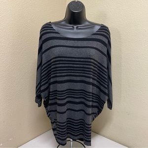 🛍️3/$15🛍️ RENEE C Dolman Top Ladies L Gray Black